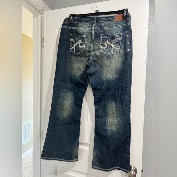 NEW NWT women’s Maurice’s‎ jeans 16 short orchid boot - Picture 5 of 8